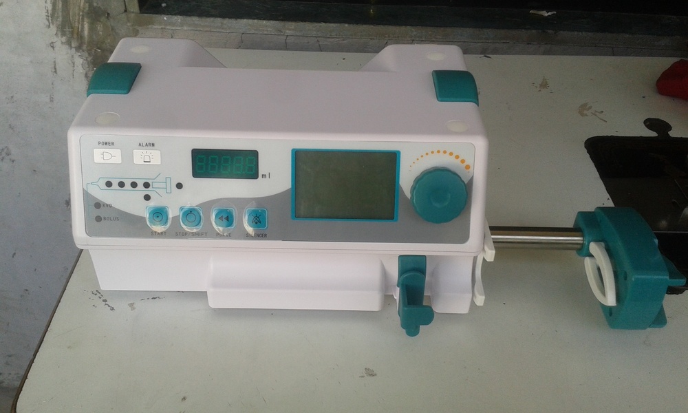 Syringe Infusion Pump - Accuracy: 100  %