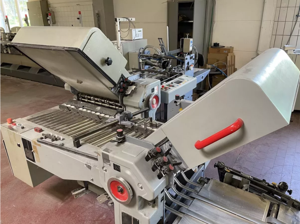 Stahl 52 4+4 With Tremat Feeder - Machine Type: Folding Machine