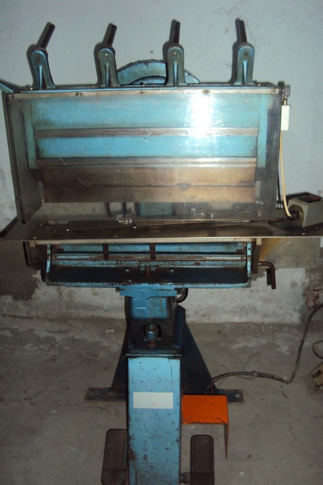 ACME PINNING MACHINE