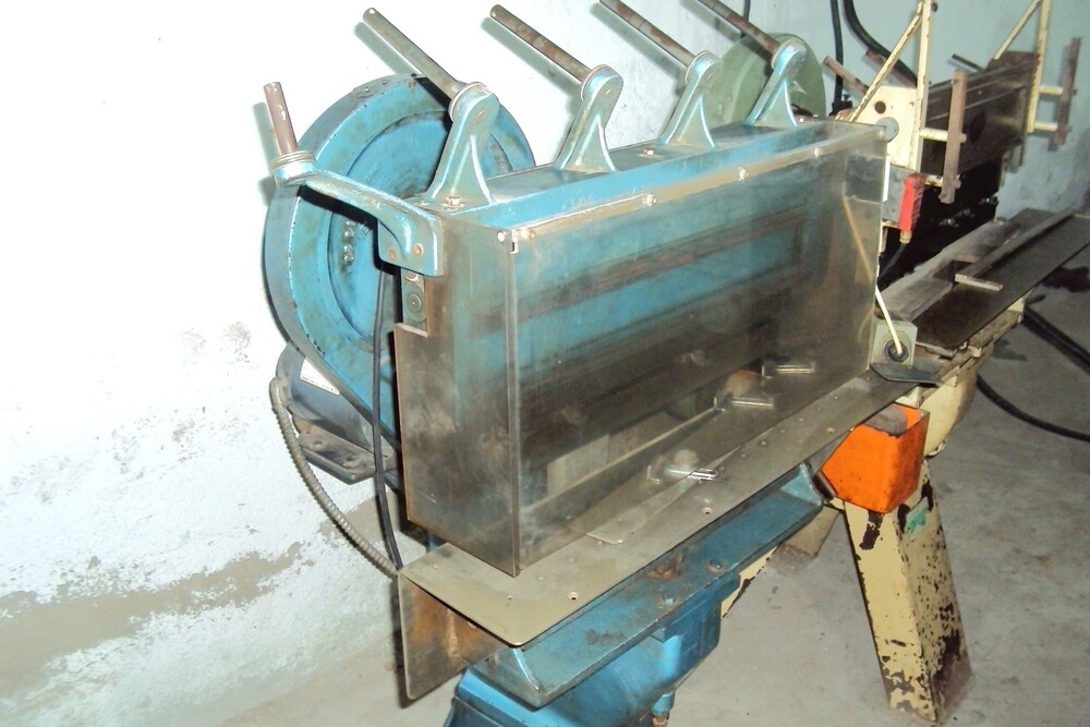 Acme Pinning Machine