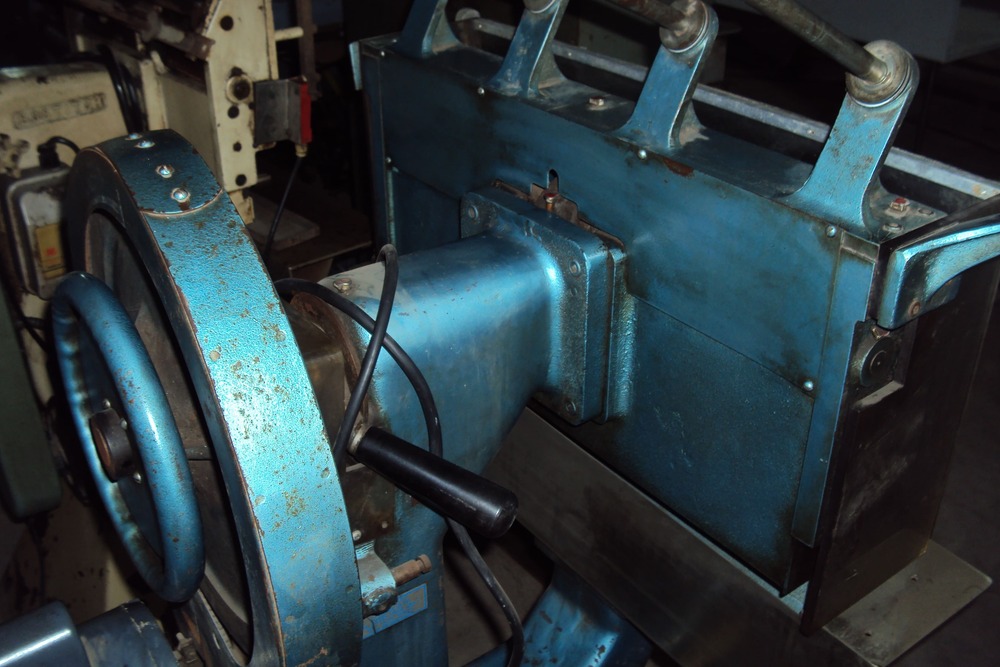 Acme Pinning Machine
