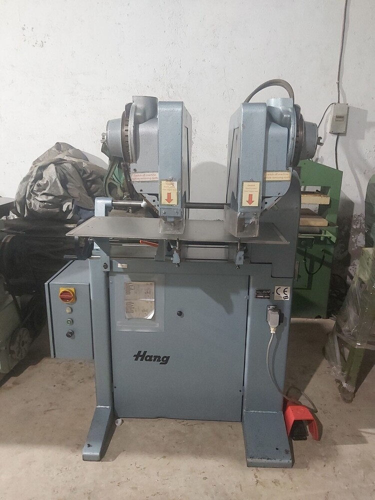 HANG RIVETTING MACHINE