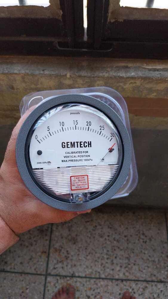 Model G2300-10CM GEMTECH Differential Pressure Gauge Range 5-0-5 CM W.C