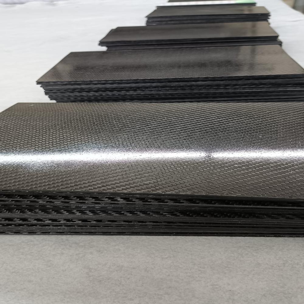 Carbon Fiber Sheet 500X500X3Mm - Color: Black