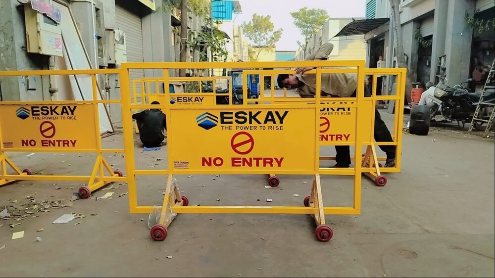 Road Safety Barricades - Color: Yellow