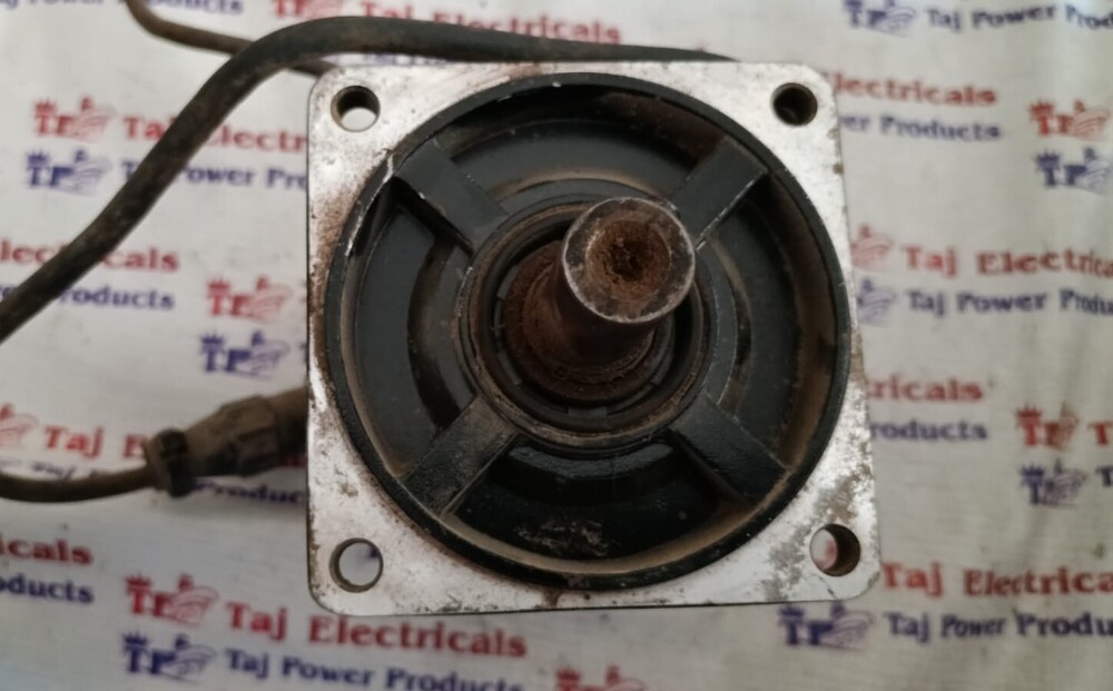 SANYON DENKI R2AAB8100HXH29M SERVO MOTOR