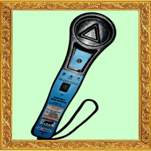 10 Ultra Dlx Spl 3 Hand Held Metal Detector - Color: Black