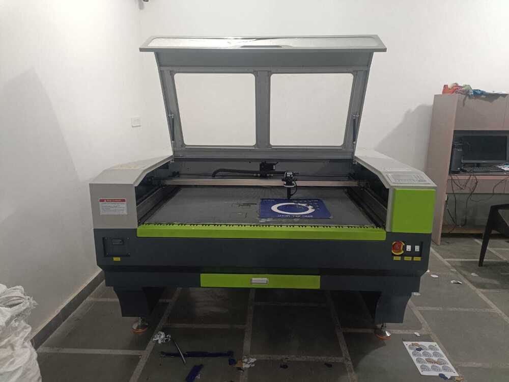 Premium Acrylic Laser Cutting Machine - Automatic Grade: Automatic