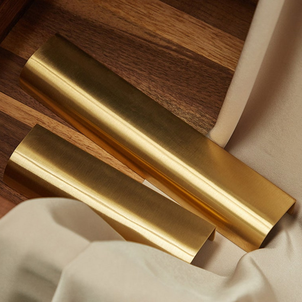 Wren Lip Pull Handle | Kitchen Cabinet Pull | Hidden Pull | Dresser Handle | Wardrobe Handle | Curved Pull | Leaf Handle - Color: Matte Gold