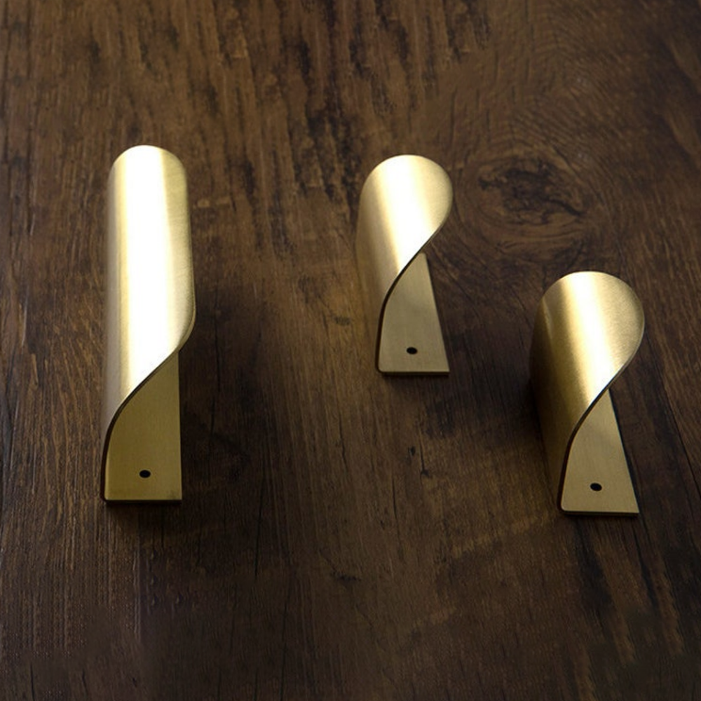 Stag Lip Pull Handle | Kitchen Cabinet Pull | Concealed Pull | Dresser Handle | Modern Drawer Pull | Wardrobe Handle | Cupboard Handle | Bevelled Pull | Leaf Handle