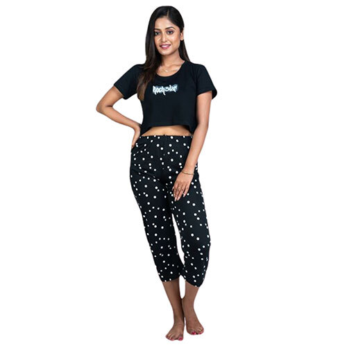 144Spr-Av Relax Printed Capri - Color: Black