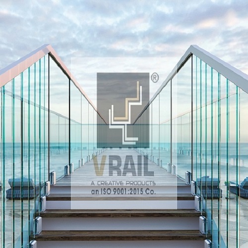Commercial Ss Railing - Stainless Steel Ss304/316, Custom Sizes, Mirror/brushed Finish, Welded/fastened Installation, 1200 N/m Load Capacity