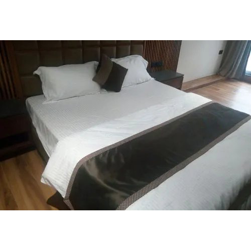 Plain Bed Runners And Cushion Covers