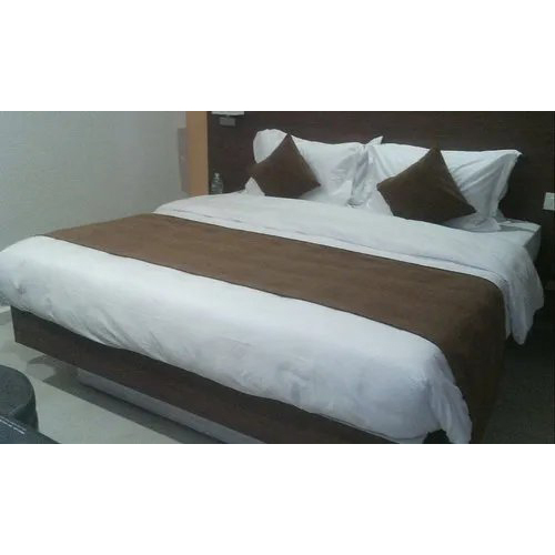 Plain Bed Runners And Cushion Covers