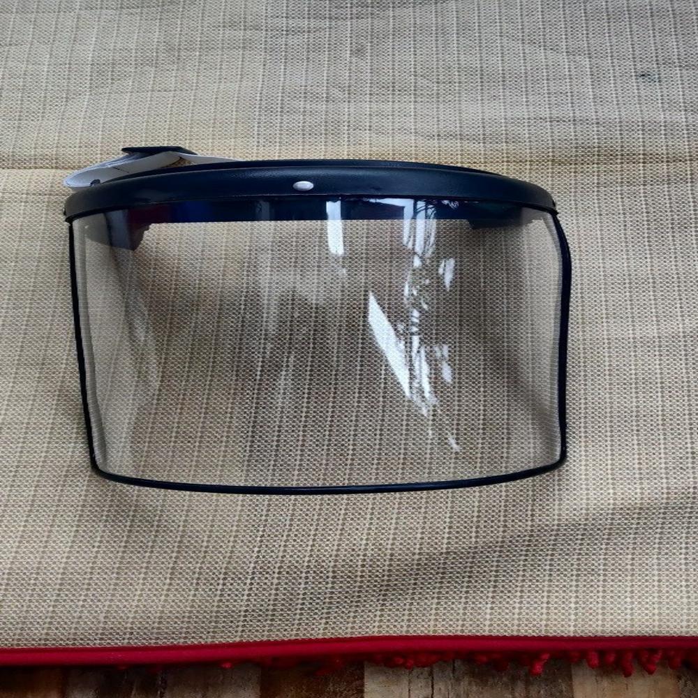 Polycarbonate Visor - Application: Protection Of Dust