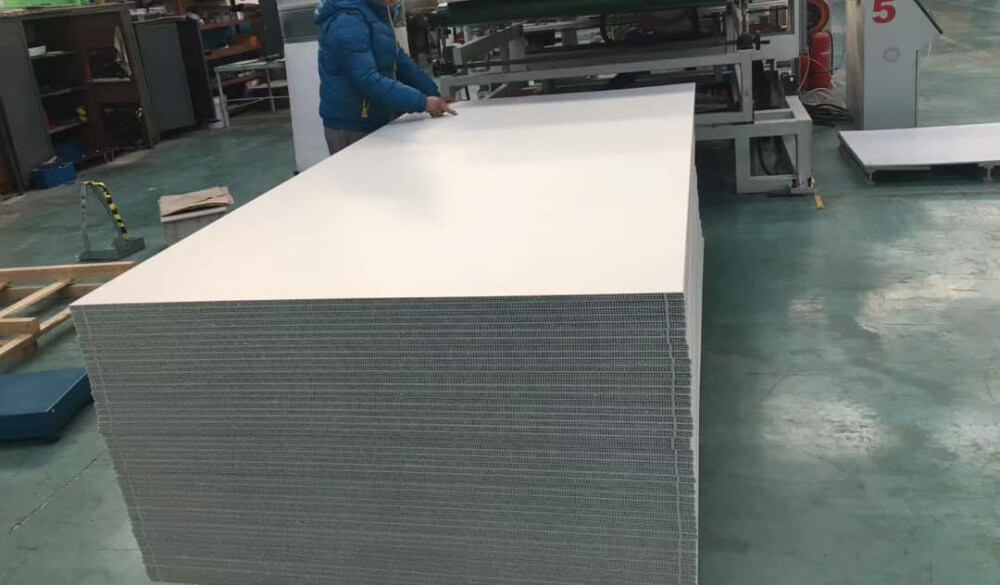 Block Plastic Pallet - Color: Grey