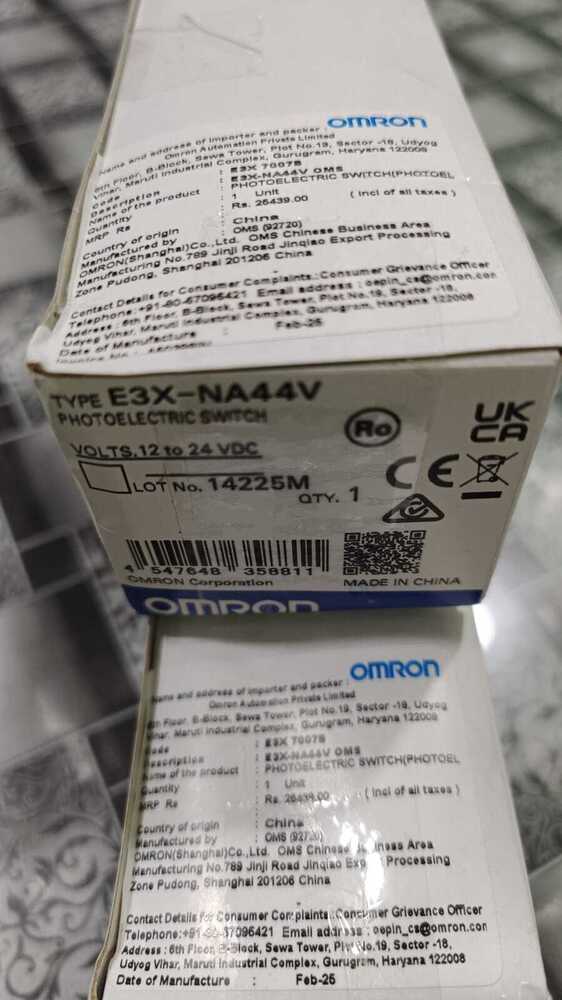 OMRON PHOTOELECTRIC SWITCH 12 to 24VDC,  E3X-NA44V