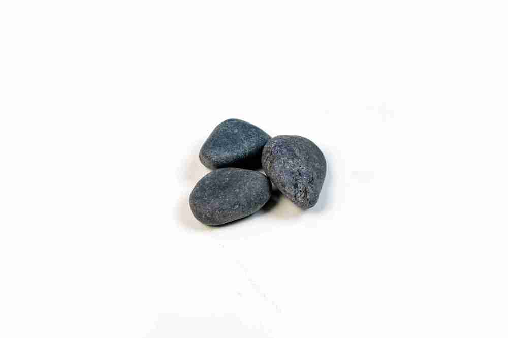 Black Pebbles - Basalt/granite, 1-5cm, Glossy Black | Smooth Texture, High Durability, Ideal For Landscaping, Aquariums, Interiors