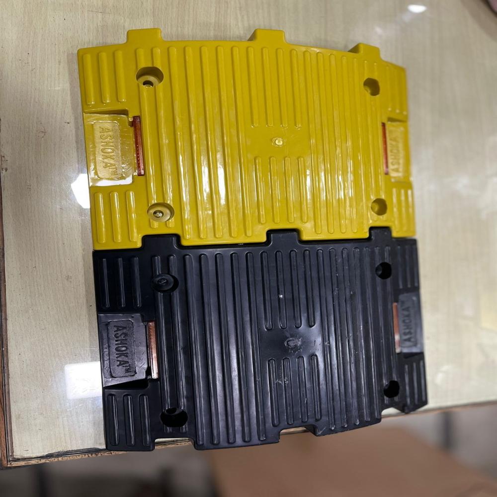 PLASTIC SPEED BREAKER