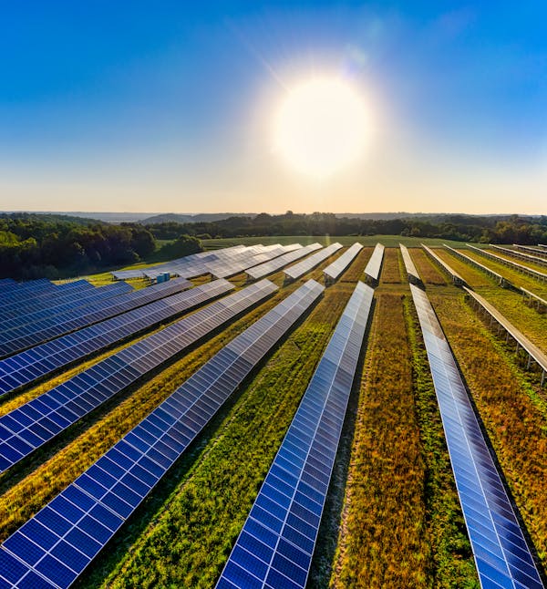 Commercial Solar Plant - Efficiency: High