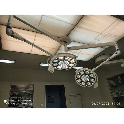 96R Double Dome Light