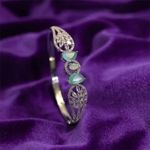 Royal Amour Mint Green Bracelet - Gender: Women
