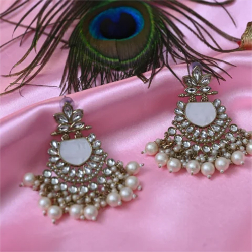 Chaand Moti Kundan Earrings - Color: White