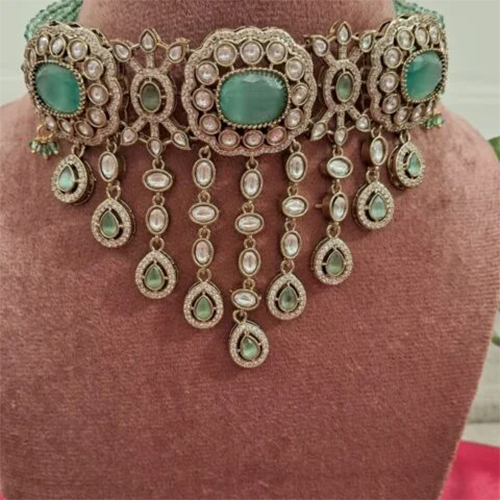 Glow In Green Glamour Necklace Set - Gender: Women