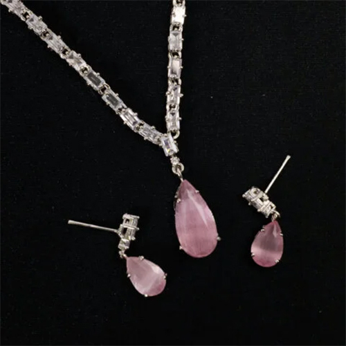 Chandani Noor Pendant Set - Color: Pink