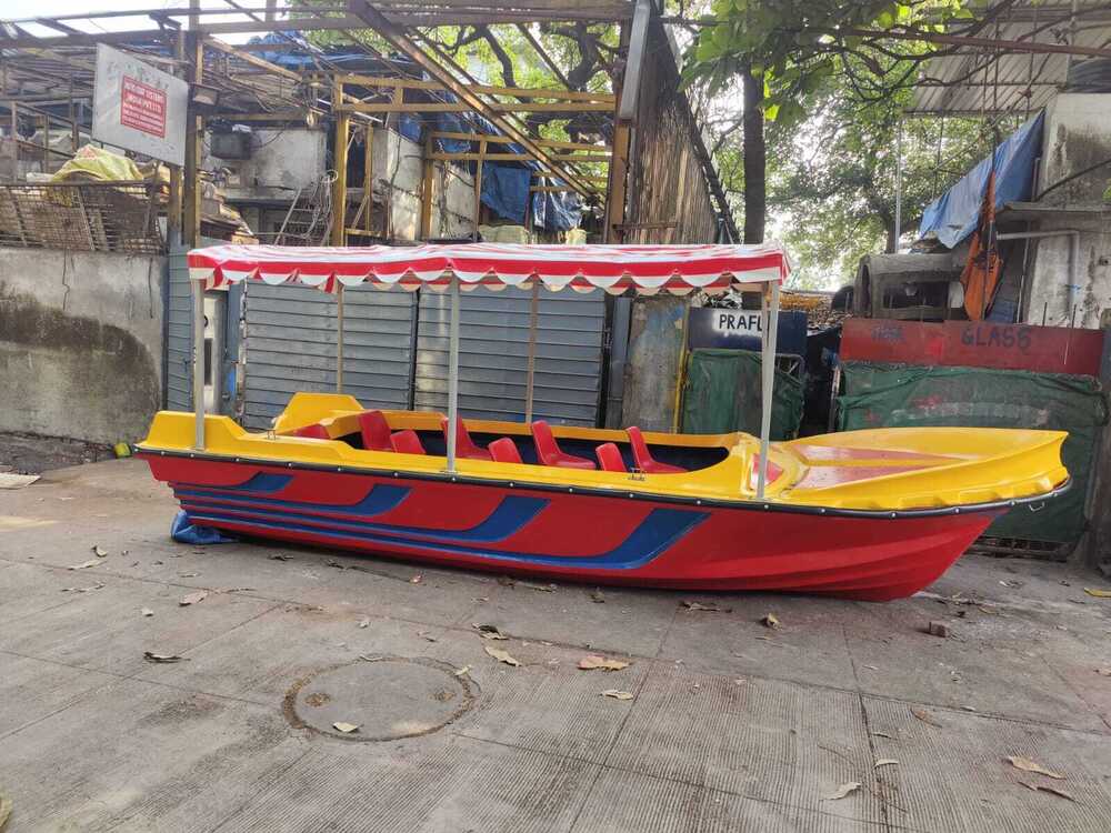 Frp 10 Seater Motor Boat - Capacity: 150 Ltr