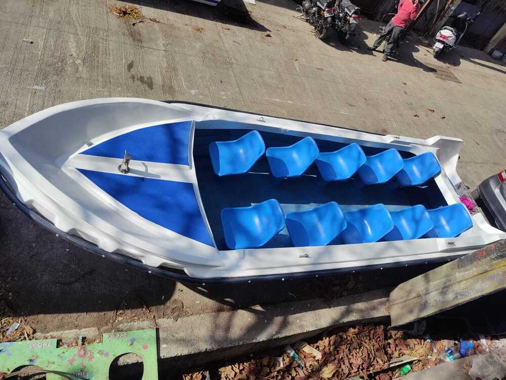 Frp 10 Seater Motor Boat - Capacity: 150 Ltr