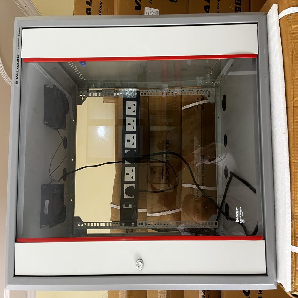 Legrand Valrack 15u 600mmw500mmd Single Section Network Rack Stainless Steel
