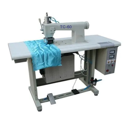 Non Woven Cutting Machine