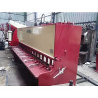 Nc Shearing Machine - Color: Red