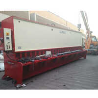 Hydraulic Cutting Machine - Mild Steel, Semi-automatic, Red Finish, 220-440 Volt | Precision Shearing For Industrial Applications, Warranty Included