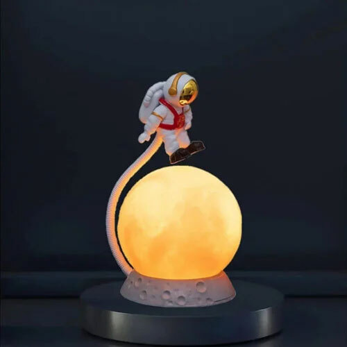 Astronaut Moon Night Lamp - Color: White