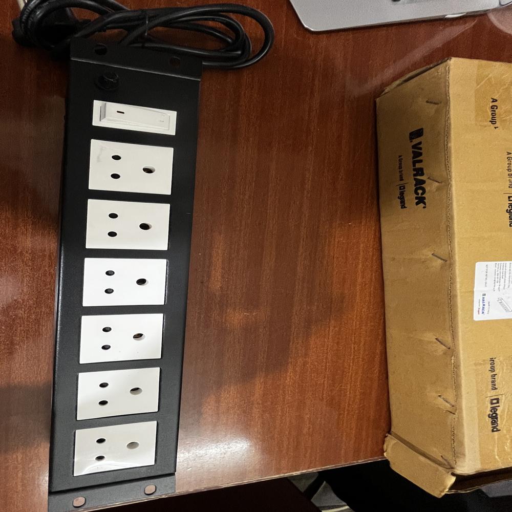 Valrack Legrand Power Distribution 6skt 6a Pdu Rack