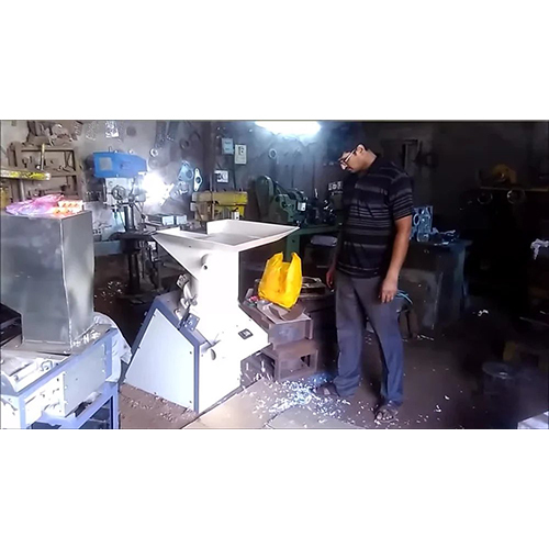 Plastic Bag Crusher Machine - Capacity: 50 Kg/hr