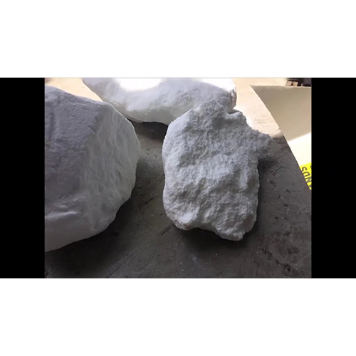 Chemical Lump Crusher Machine - Color: White