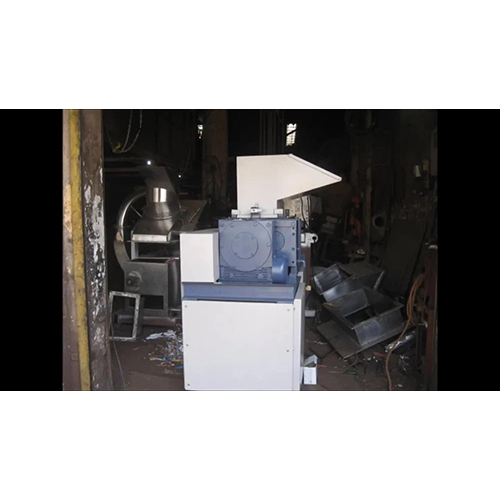 Metal Oil Can Shredder - Color: White Blue
