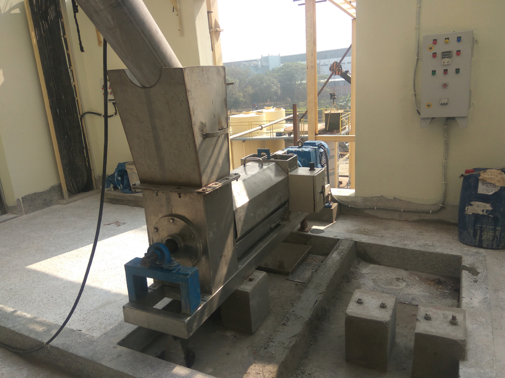 Husk Dewatering Screw Press - Color: Silver