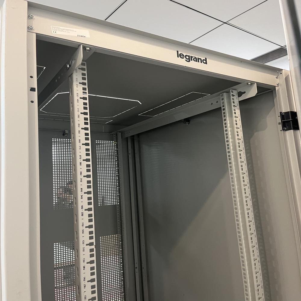Legrand Valrack/Linkeo 42U 800mmW800mmD Flour Mount Rack Stainless Steel