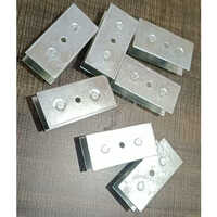 Galvanized Steel Foundry Chaplet - Color: Silver
