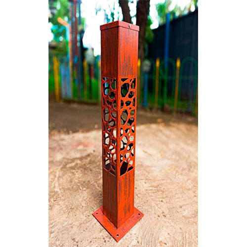Desna Bollard