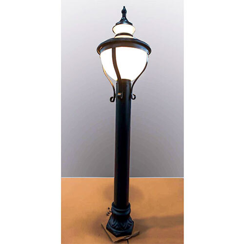 Boiga SMALL DECORATIVE BOLLARD