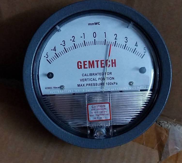 GEMTECH_INSTRUMENTS SERIES G2300 DIFFERENTIAL PRESSURE GAUGE CM OF WATER ZERO CENTER