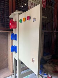 Power distribution box