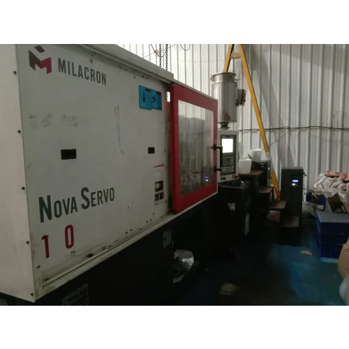 Milacorn Used Horizontal Plastic Injection Moulding Machine - Capacity: 150 Ton/Day