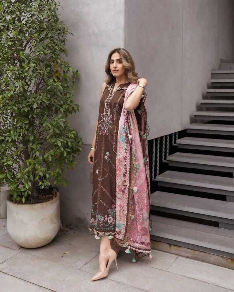 Embroidered Georgette Pakistani Suit - Neck Style: V-neck