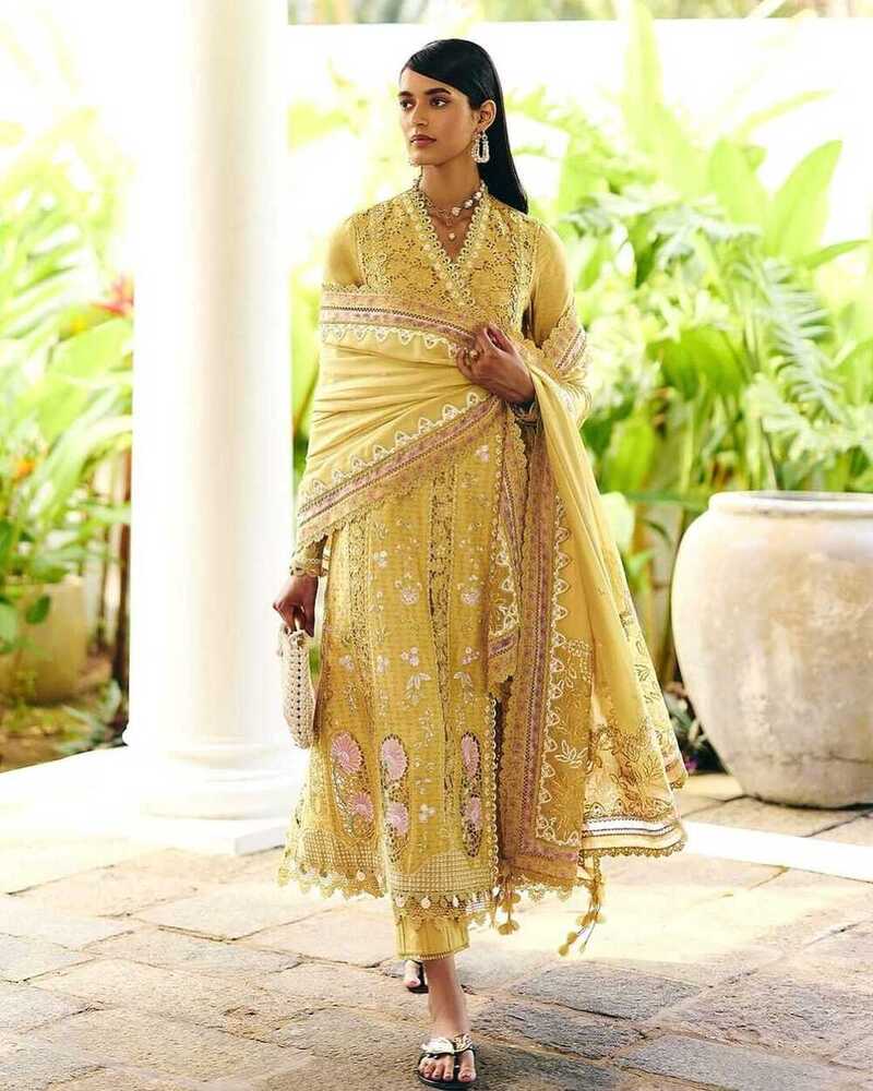 Launching New Pakistani Suit